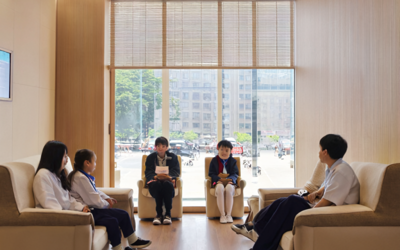 孩子厌学抑郁、情绪低落爱哭易怒？青春期叛逆背后的亲子沟通困局